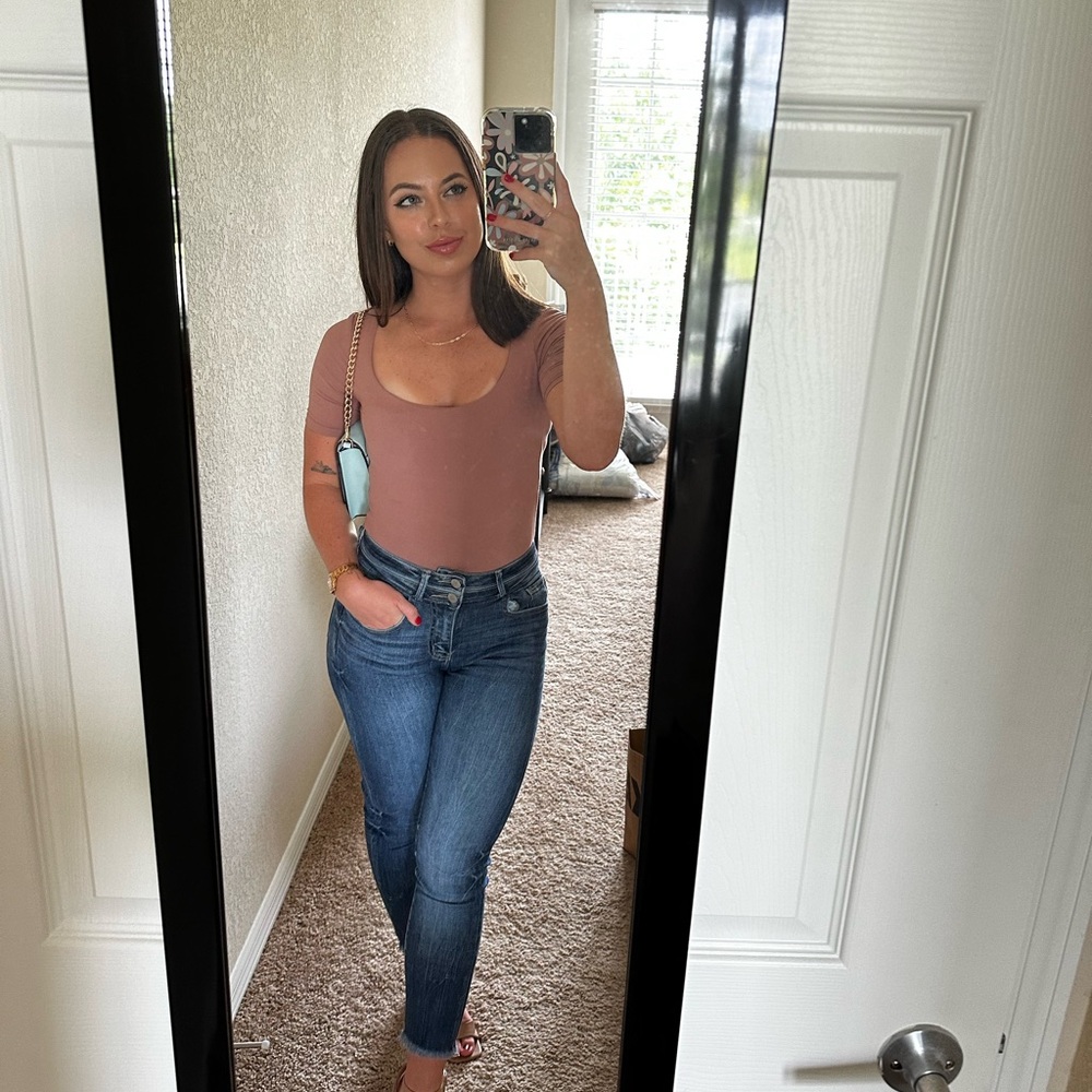 Meet your Posher, Abbi